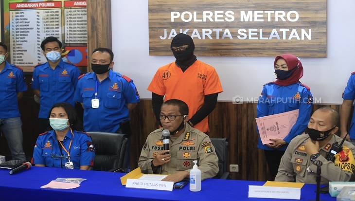 Kabid Humas Polda Metro Jaya, Kombes Yusri Yunus merilis penangkapan aktor Dwi Sasono di Polres Jakarta Selatan, Senin (1/6). Foto: MP/Albi