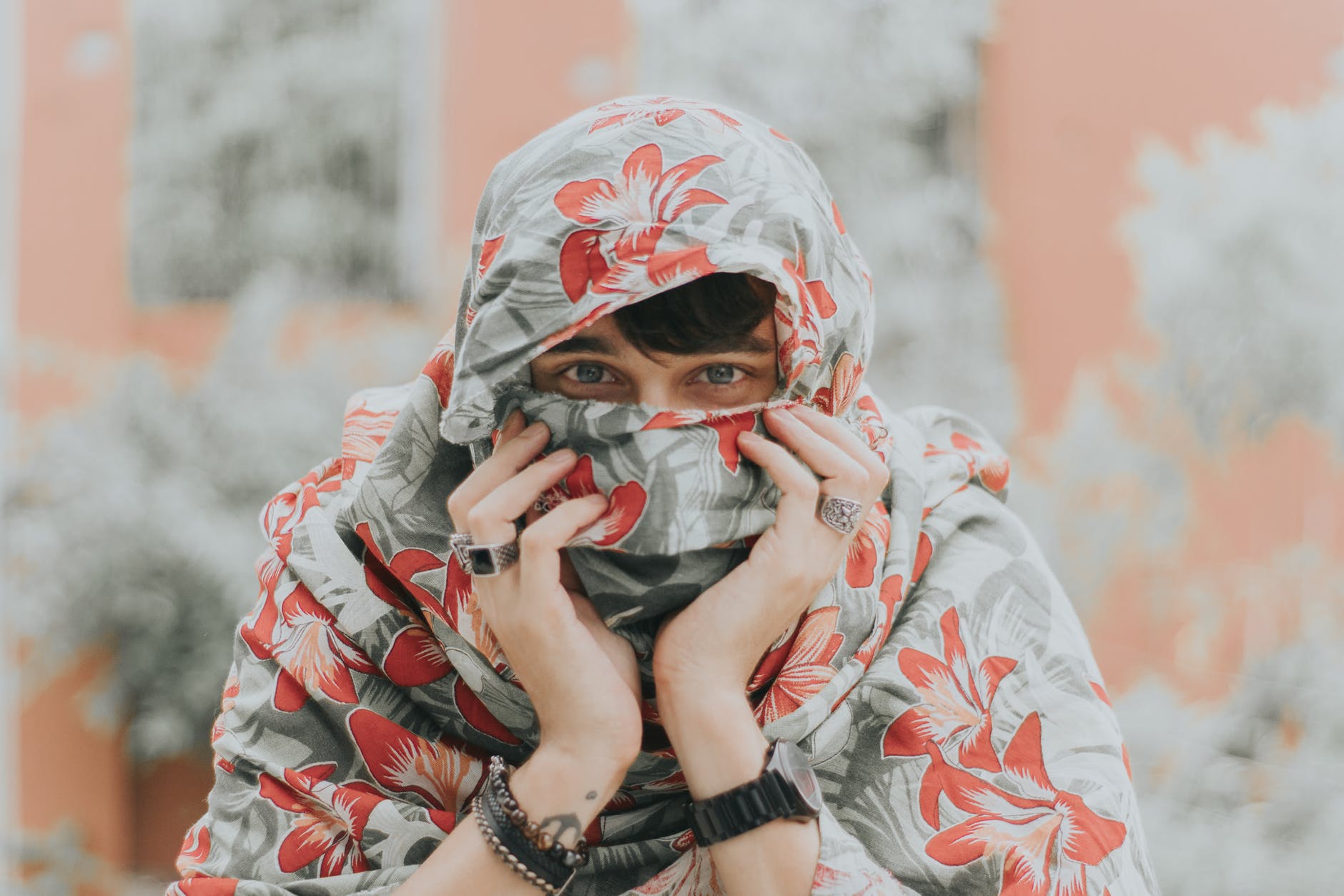 4 Zodiak ini Ternyata Pintar Menyembunyikan Kepribadian Asli Mereka