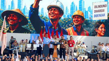 Sapa Ribuan Buruh, Presiden Prabowo Hadiri Peringati Hari Buruh Internasional 2026 di Lapangan Monas Jakarta
