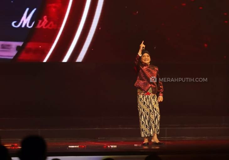  Penyanyi Didi Kempot menghangatkan peringatan HUT ke-47 dan pembukaan Rapat Kerja Nasional (Rakernas) PDI Perjuangan. (Foto: MP/Ponco Sulaksono)