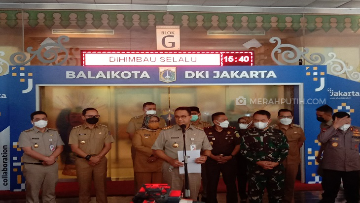 Gubernur DKI Jakarta, Anies Baswedan di Balai Kota, Senin (!0/5). Foto: MP/Asropih
