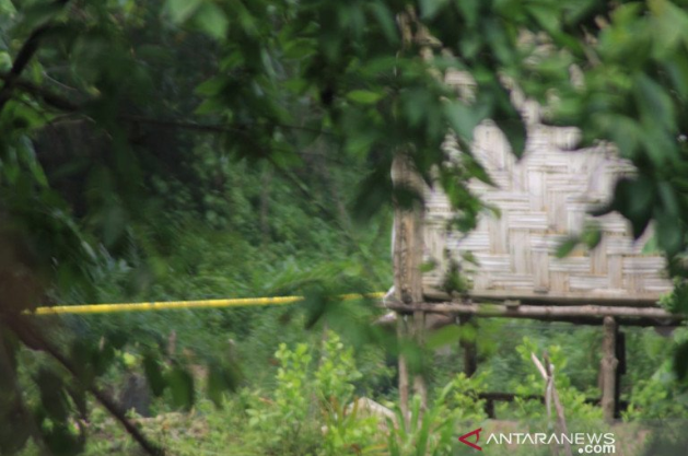 Polisi Temukan Lubang Seperti Terowongan, Diduga Tempat Merakit Bom