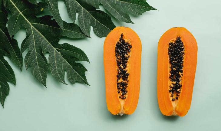Selain buahnya, daun pepaya juga bisa dikonsumsi. (Foto: pexels/AnyLane)