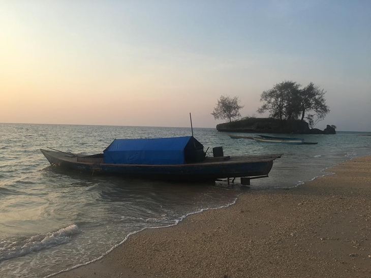 Pantai Batu Kara. (Foto: instagram.com/triwidodo.abumizan)