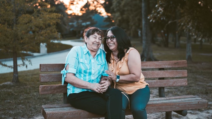 5 Cara Sederhana Membahagiakan Orang Tua