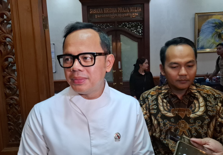 Pemkot Solo Terapkan WFA ASN akibat TKD Dipangkas, Wamendagri Bima Minta Kaji Ulang