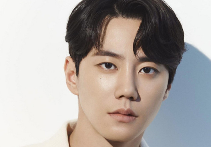 Lee Jun-young Buka-Bukaan Merasa Frustrasi Perankan Park Yeong-beom, Pacar IU, di ’When Life Gives You Tangerines'  