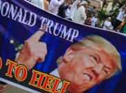 Ikut Aksi Bela Palestina, Anggota DPRD Kalsel Injak Gambar Trump 