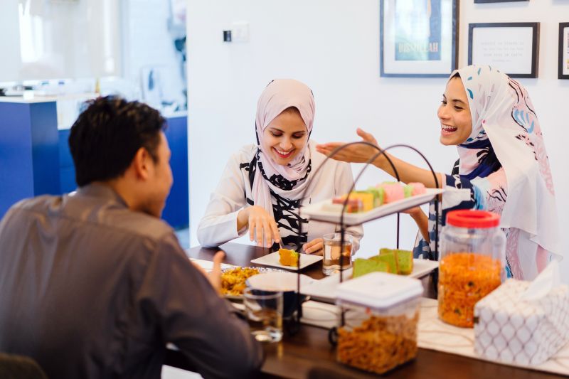 Santap Lebaran Tanpa Masalah di Pencernaan, Ini Tipnya
