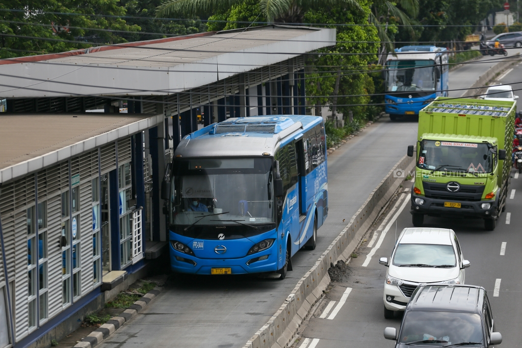 TransJakarta Tutup Rute 13A dan 13B