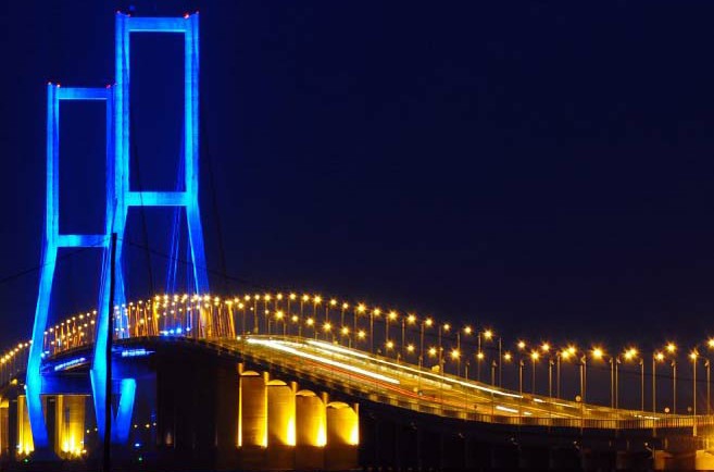 Malam Tahun Baru, Jembatan Suramadu Ditutup