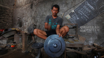 Menilik Sentra Kerajinan Gamelan Kuningan Daliyo Legiyono Yogyakarta Sejak 1954