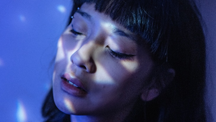 Charita Utami Ceritakan 5 Stages of Healing di Single 'Toreh'