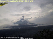 Gunung Semeru Alami Erupsi pada Kamis (18/4) Malam dengan Ketinggian Letusan 700 Meter, Status Waspada