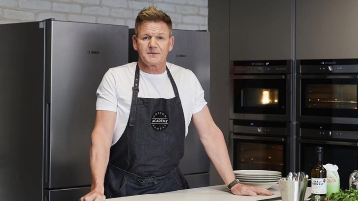 Gordon Ramsay Dikritik karena Jual Fish and Chips Kemahalan