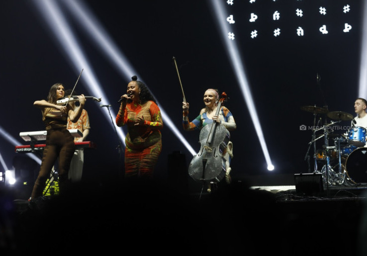 Prank Clean Bandit Sukses Bikin Penonton Soundrenaline 2022 Tunggu Lagu Pamungkas
