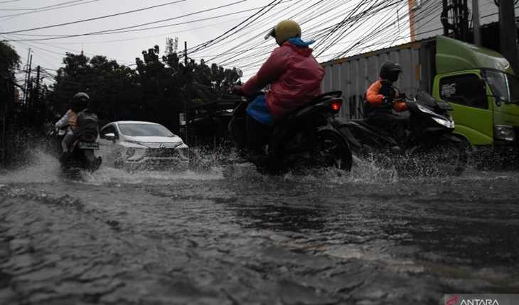 BMKG Minta Warga Jaksel Waspadai Potensi Banjir Hari Ini