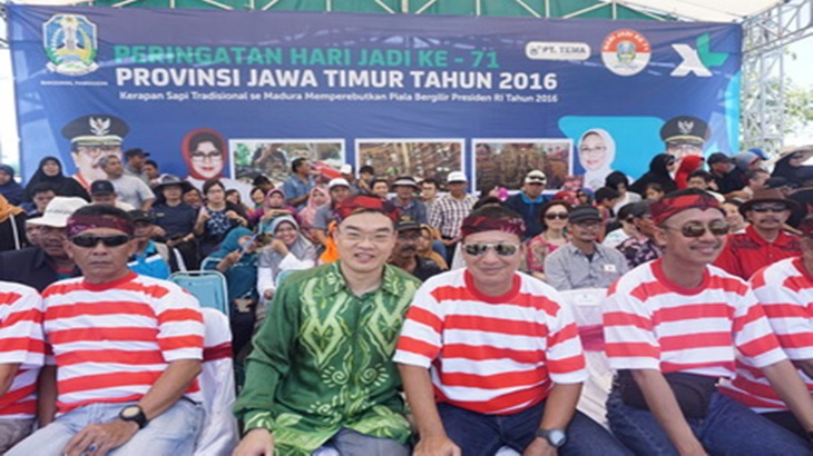 Gu Jingqi bersama Arek Suroboyo