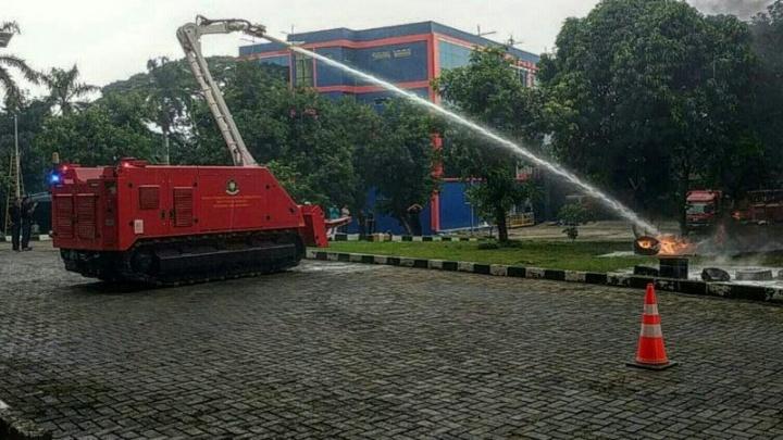 Pemprov DKI Beli Robot Pemadam Kebakaran Rp37,4 M, Ini Manfaatnya