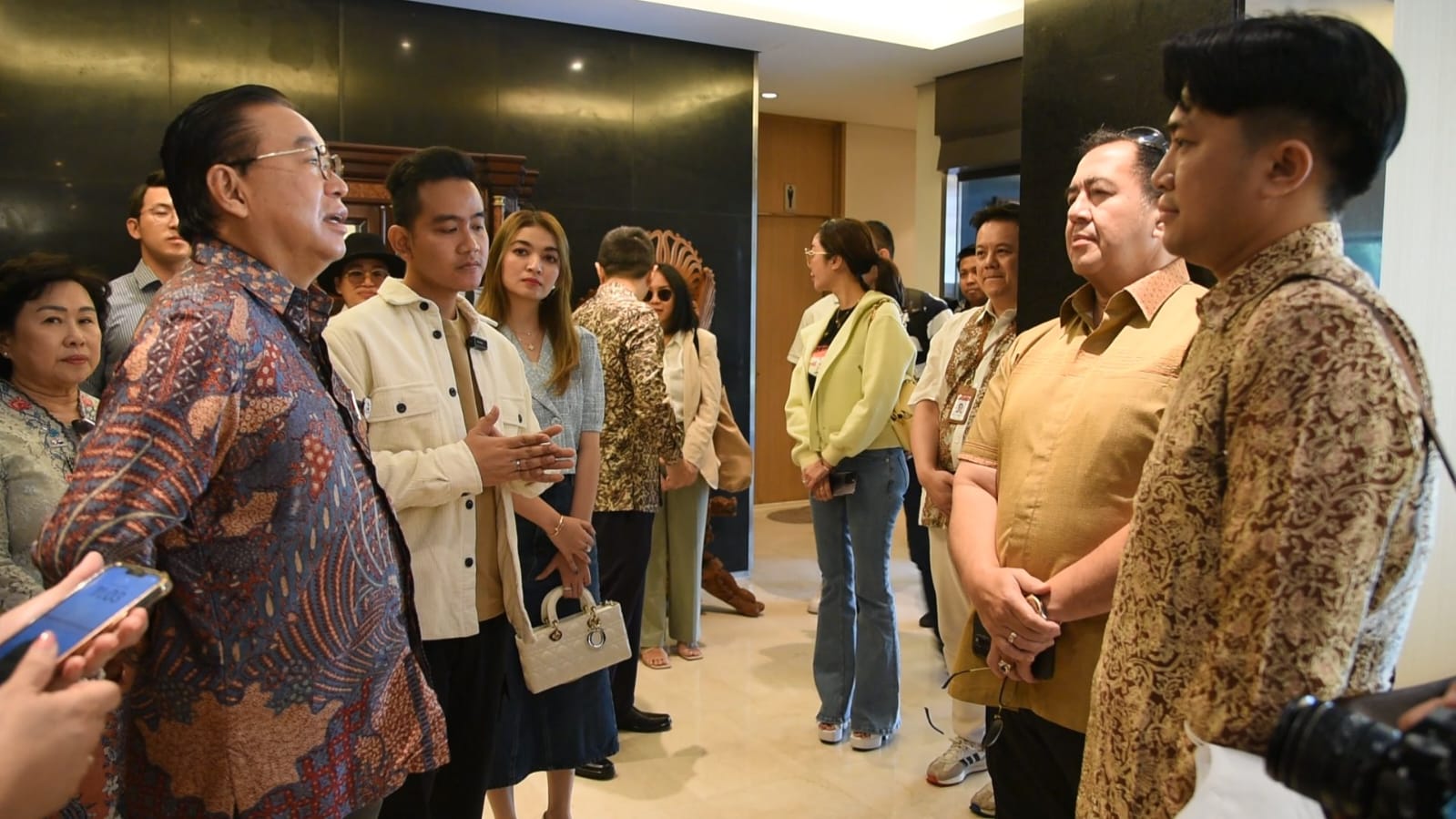 Hyundai Ioniq 5 Edisi Batik Tandai 50 Tahun Hubungan Indonesia-Korea Selatan