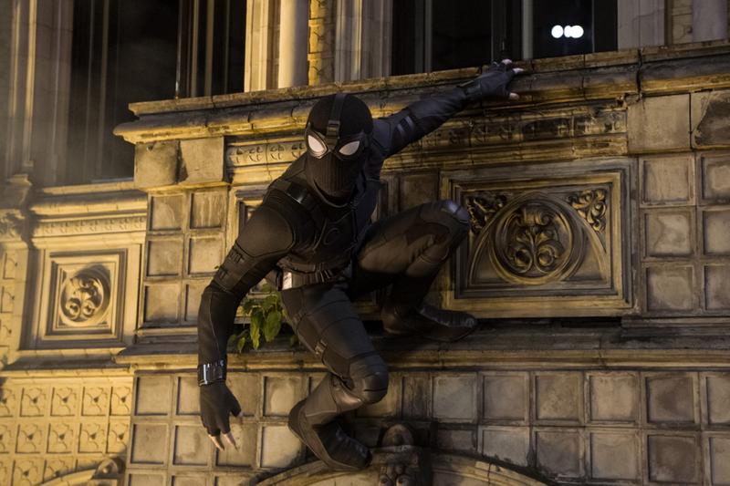 Kostum yang Akan Dipakai Peter Parker di Spider-Man: Far From Home