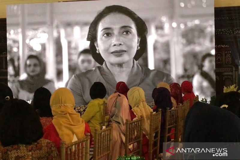 Jokowi Bicara Perjuangan Perempuan di Hari Ibu