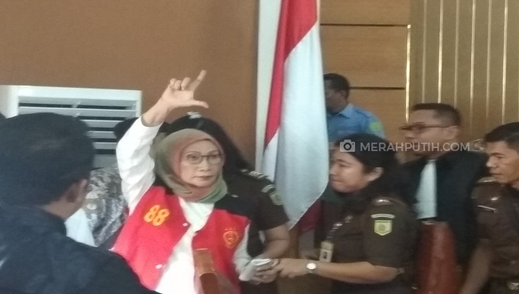  Bantah Operasi Plastik untuk Kecantikan, Ratna: Saya Hanya Sedot Lemak