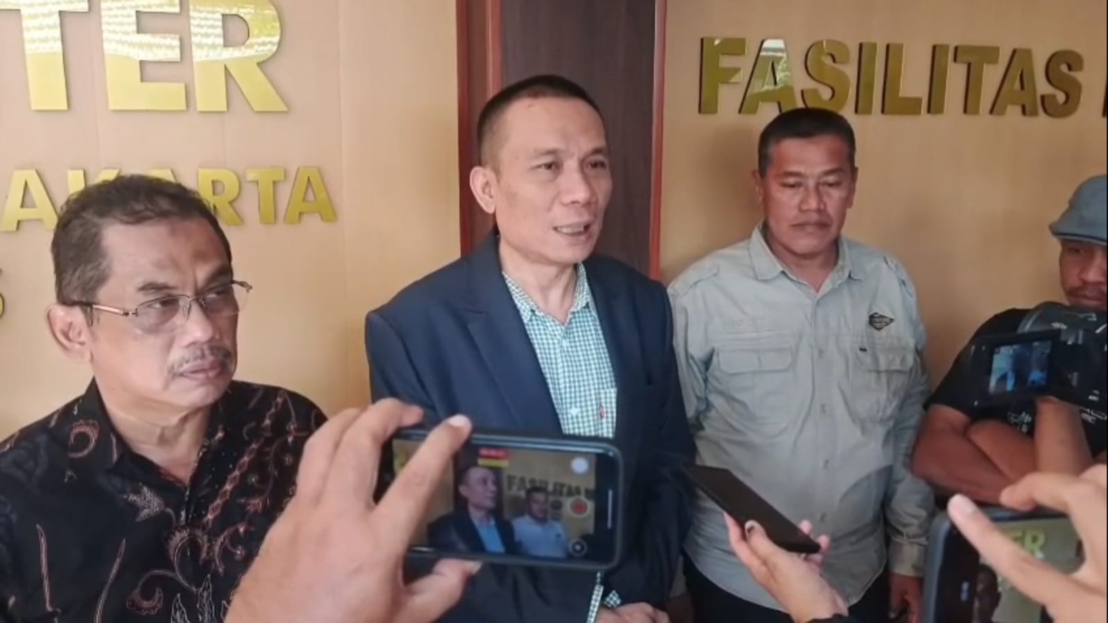 Kubu Roy Suryo Klaim Bareskrim Enggak Berani Tunjukkan Ijazah Asli Jokowi, TPUA: Pasti Kalah Telak Itu