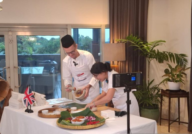 Diplomasi Sambal Ala Dubes Inggris Dominic Jermey Selama Bertugas di Indonesia