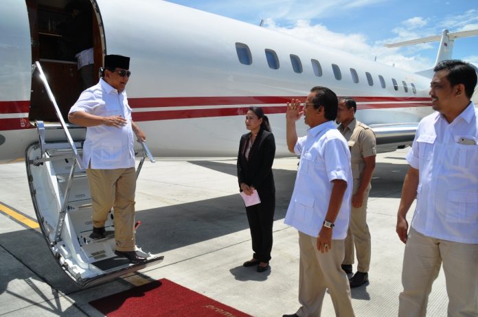 Dalam sejumlah kesempatan Prabowo kerap menggunakan pesawat jet pribadi