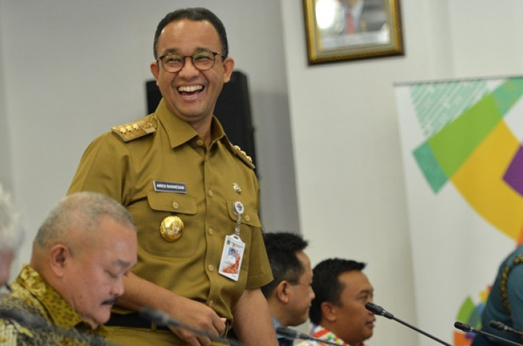 Anies Pastikan Tak Ada Lagi PKL di Trotoar Sudirman-Thamrin