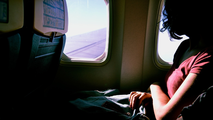 Kesal Dengar Dengkuran Penumpang Lain? Ikuti Cara Travellers Lain Menghalaunya