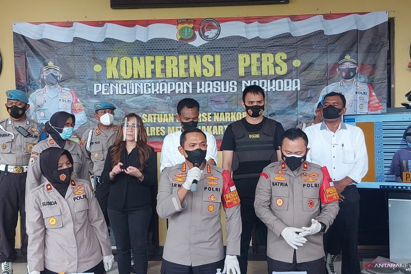 Dokumentasi Kapolres Metro Jakarta Timur Kombes Pol Erwin Kurniawan dalam jumpa pers di Polres Jakarta Timur, Senin (8/11/2021). ANTARA/Yogi Rachman