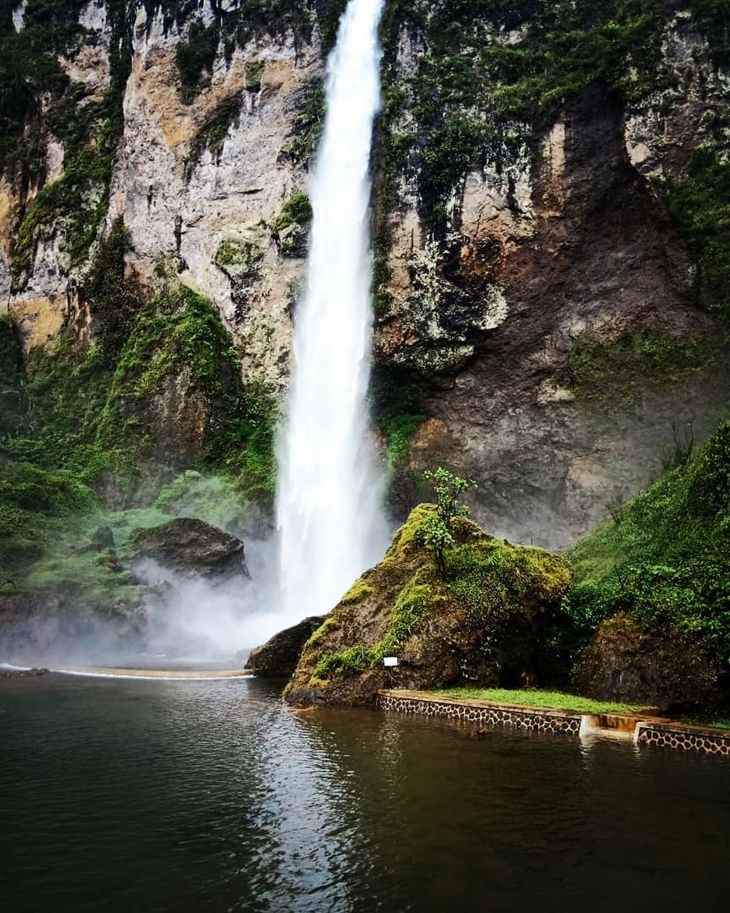 Curug Ngebul. (Foto: instagram.com/ikbalselamet)