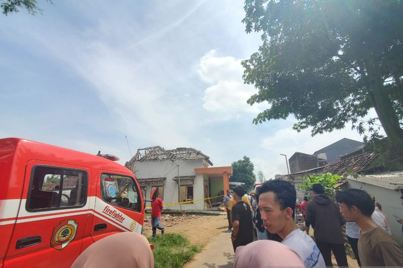 Rumah Polisi di Mojokerto Meledak, Ibu Anak Tewas Jadi Korban