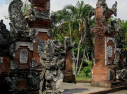 Pura Lingsar, Tempat Ibadat Dua Agama di Lombok