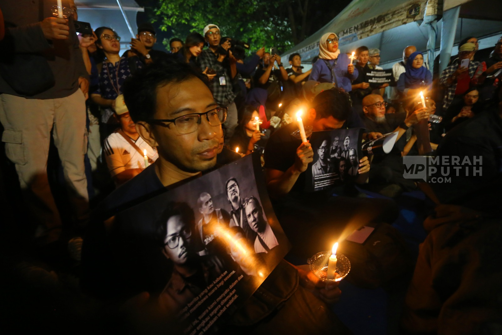 PFI Gelar Doa Bersama untuk Lima Jurnalis yang Hilang Kontak di Selat Sunda