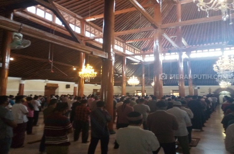 Masjid Agung Keraton Surakarta Kembali Adakan Salat Jumat Setelah 3 Bulan Ditutup