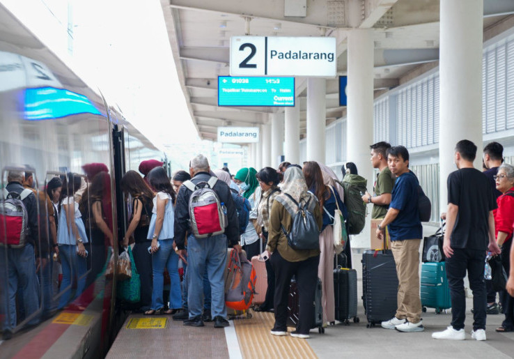 Satu Hari Jelang Natal, 23 Ribu Penumpang Gunakan Kereta Cepat Whoosh