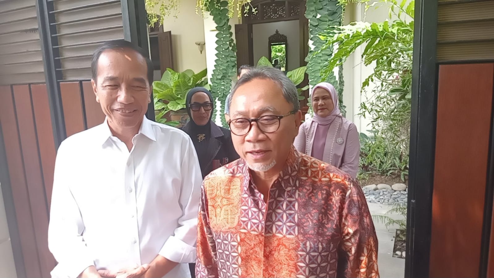 Datangi Kediaman Jokowi, Zulhas Temu Kangen sekaligus Antar Undangan