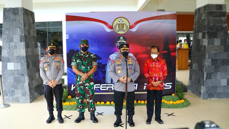Kapolri Peringatkan Petugas Tak Kecolongan Awasi Karantina Wisatawan di Bali