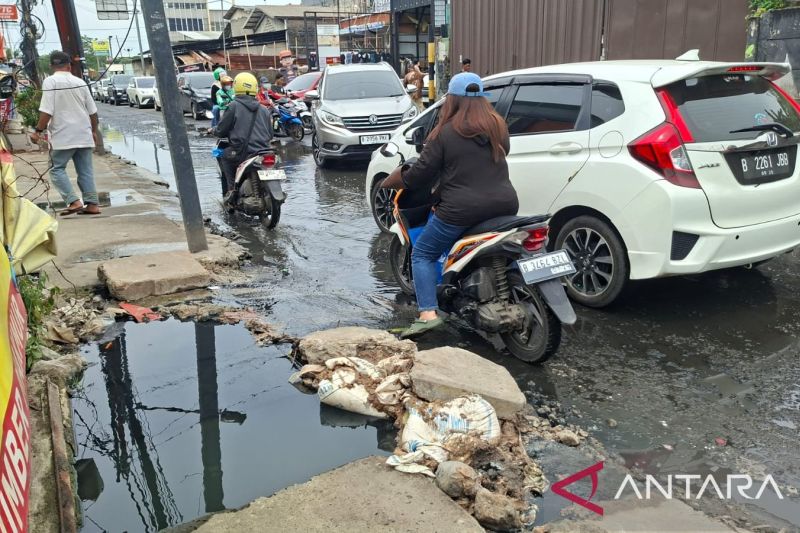Bau Got Menyengat di Kalideres, Pemkot Jabar Salahkan PAM Jaya