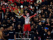 Aksi Supporter Timnas Indonesia Merahkan Stadion Gelora Bung Karno
