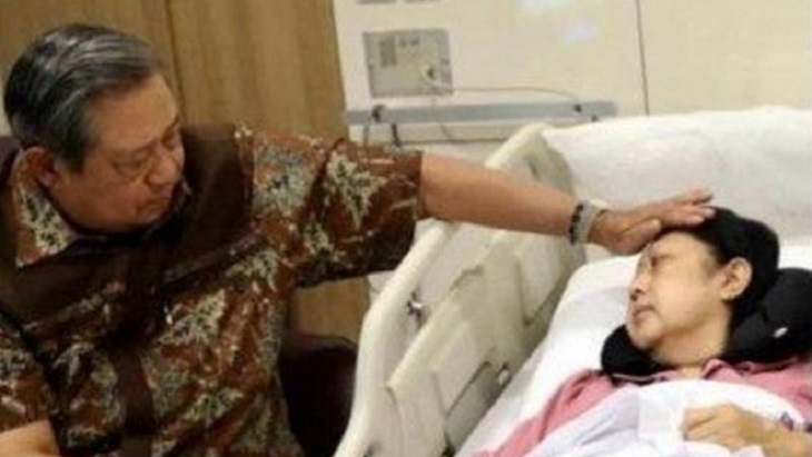 Membaca Kisah Cinta Romantis Ani Yudhoyono dan SBY