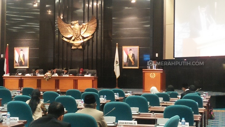 Bestari saat rapat paripurna, di ruang Paripurna DPRD DKI. (MP/Asropih)