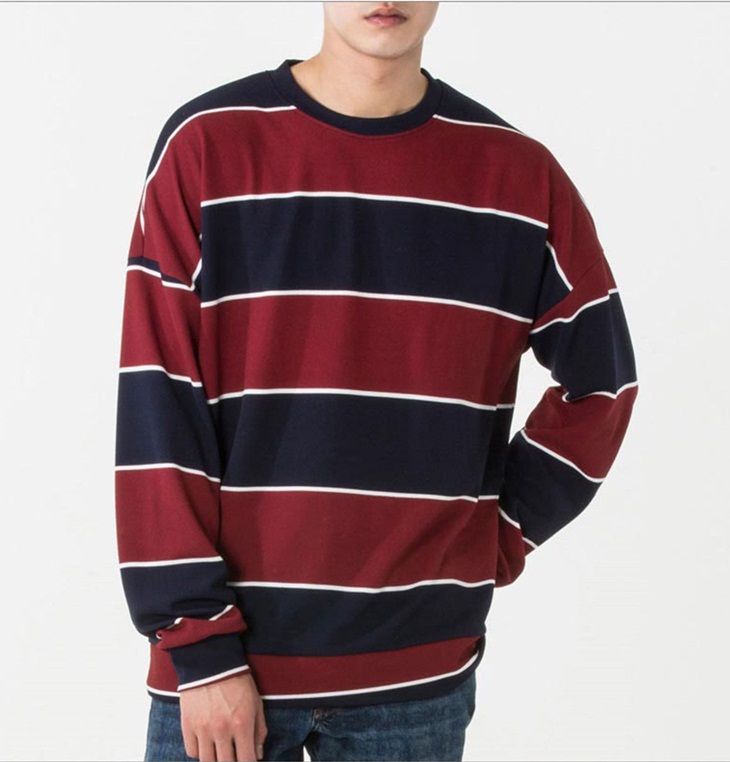 Sweat shirt cocok untuk gaya saat musim dingin atau di malam hari. (Foto: istyle.id)