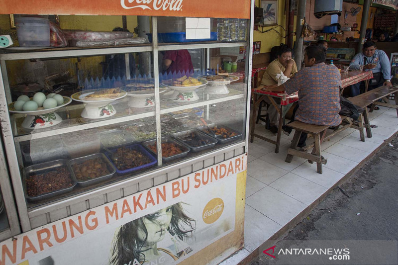 Ditugasi Awasi Orang Makan di Warteg, Polda Metro: Bisa Habis Semua Polisi