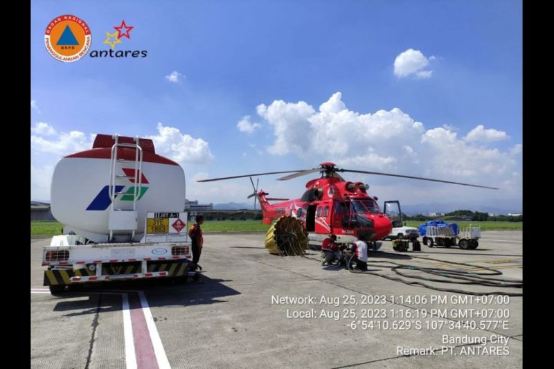 BNPB Kerahkan Heli Water Bombing Tangani Kebakaran TPST Sarimukti