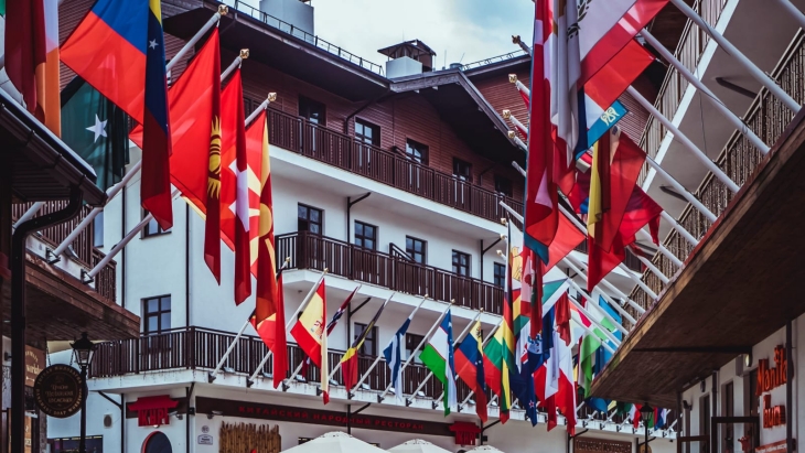 Tak Sekadar Berkibar, Bendera Jadi Identitas Bangsa dan Komunitas