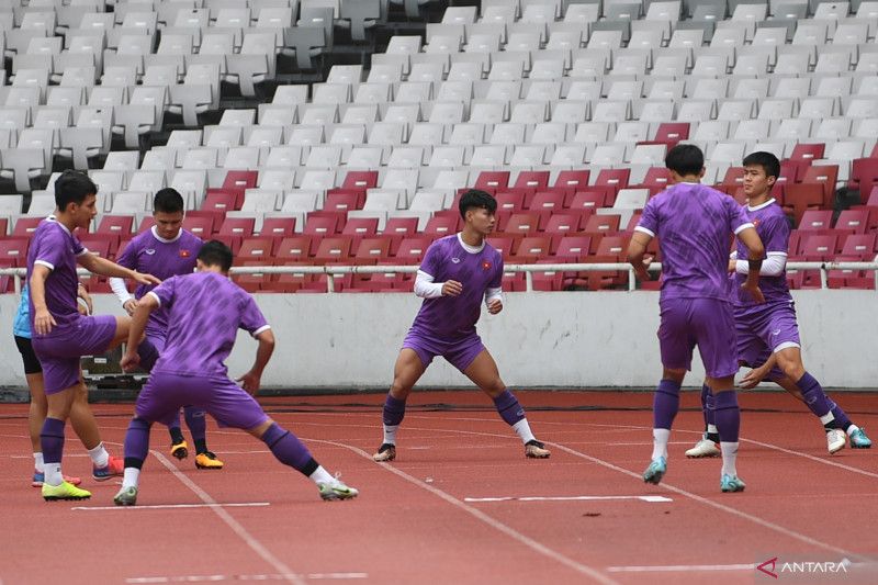 Polri Gelar Simulasi Pengamanan Laga Indonesia Vs Vietnam di GBK